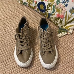 Blowfish sneakers, size 11, tannish olive. Good condition.